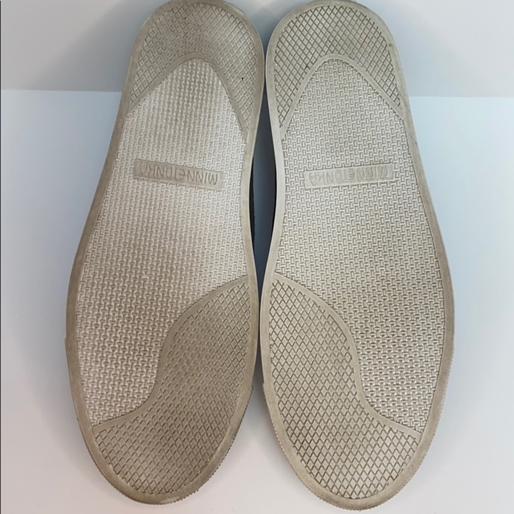 Minnetonka Gabi Suede Fringe Slip-On - Picture 10 of 10